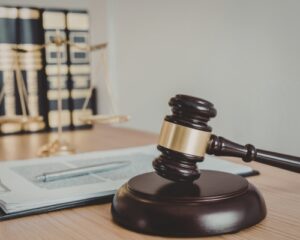 Wettelijk aansprakelijk